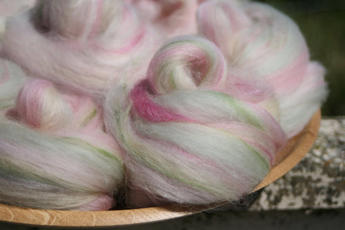 Sunkissed Hydrangea Handpulled Roving Nests - 100g