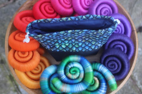 'Mother of Dragons' themed rolags and project bag set. - 210g minimum