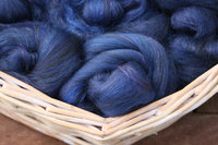 Midnight Skies - hand pulled roving - 100g