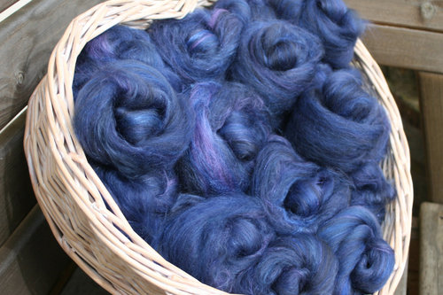 Midnight Skies - hand pulled roving - 100g