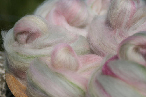 Sunkissed Hydrangea Handpulled Roving Nests - 100g